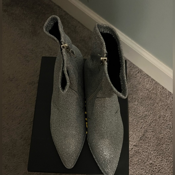 Lulus silver glitter boots size 9 New - Picture 5 of 10